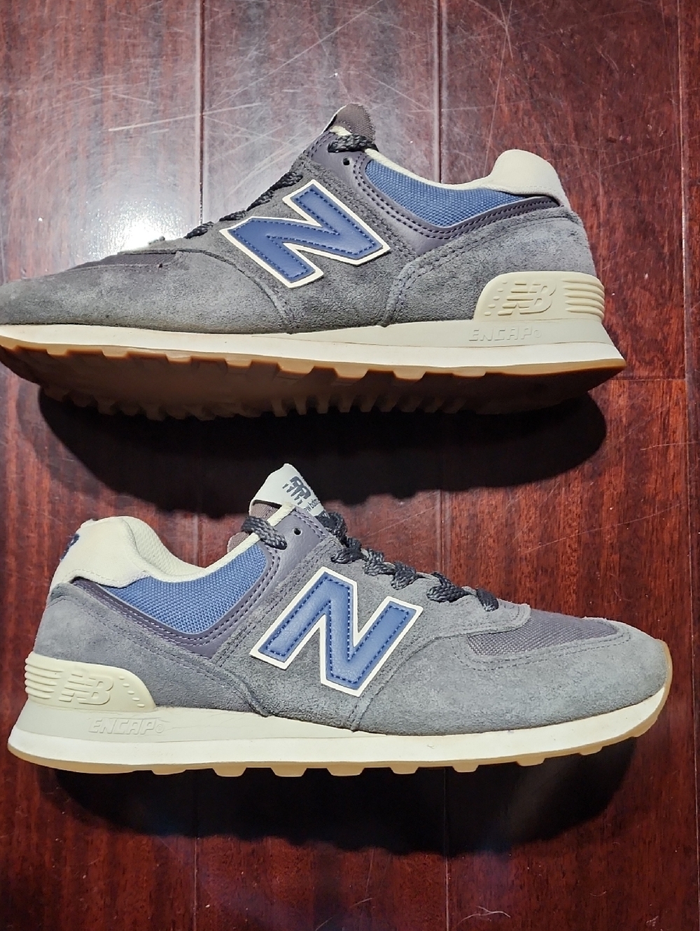 New Balance Men’s 574 Classic Sneakers in Grey and Blue  M Sz 8 / W Sz 9.59